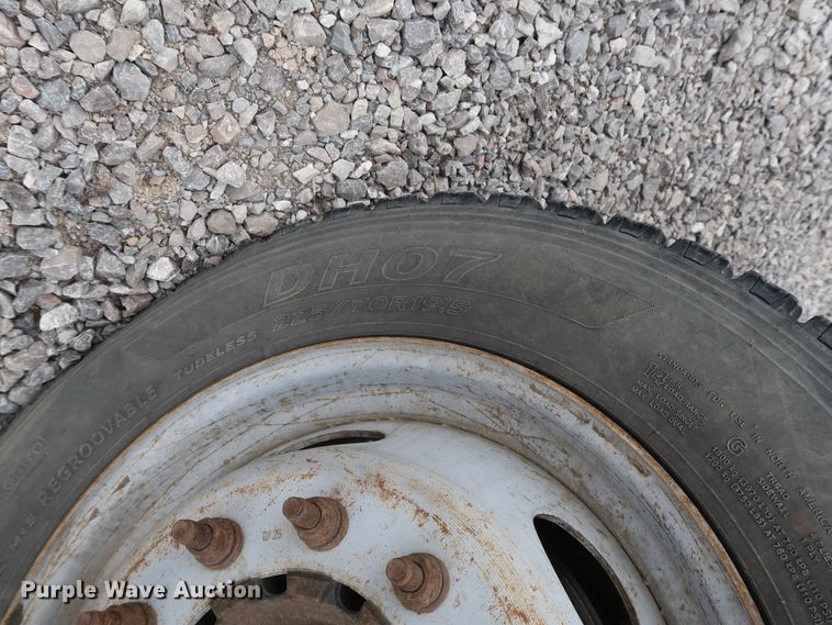 image for item GD9979 2012 Ford F550 Super Duty XL SuperCab flatbed treater truck