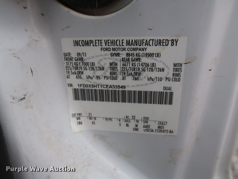 image for item GD9979 2012 Ford F550 Super Duty XL SuperCab flatbed treater truck