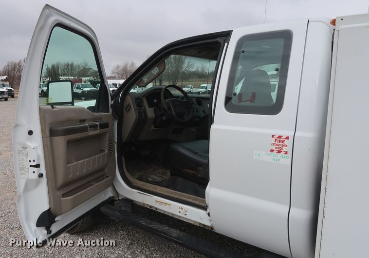 image for item GD9980 2009 Ford F550 Super Duty XL SuperCab service truck