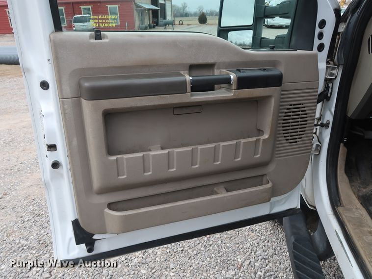 image for item GD9980 2009 Ford F550 Super Duty XL SuperCab service truck