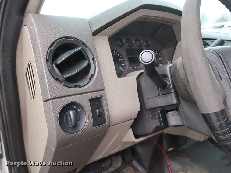 image for item GD9980 2009 Ford F550 Super Duty XL SuperCab service truck