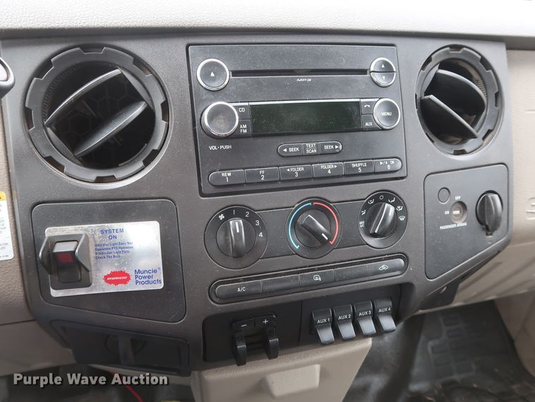 image for item GD9980 2009 Ford F550 Super Duty XL SuperCab service truck