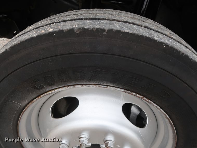 image for item GD9980 2009 Ford F550 Super Duty XL SuperCab service truck