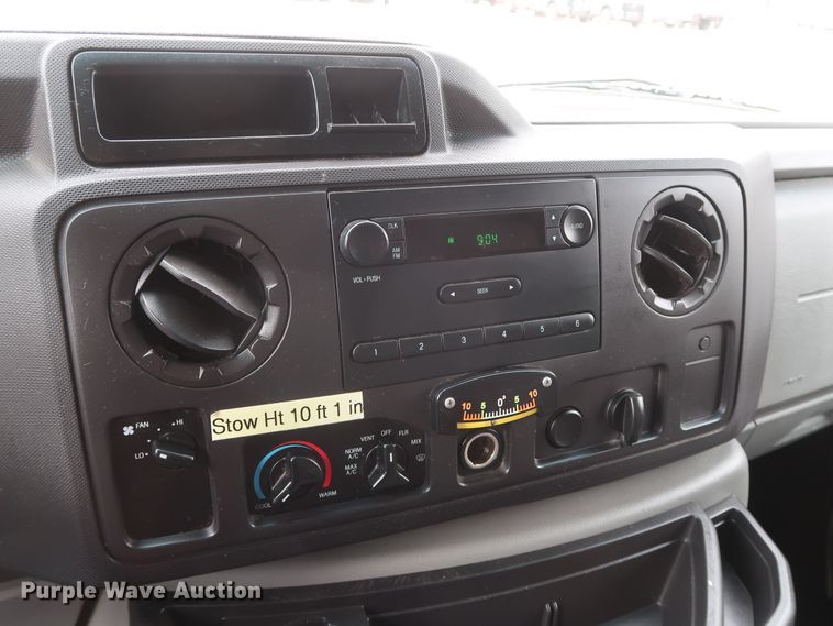 image for item GD9981 2010 Ford E350 Super Duty van with bucket lift