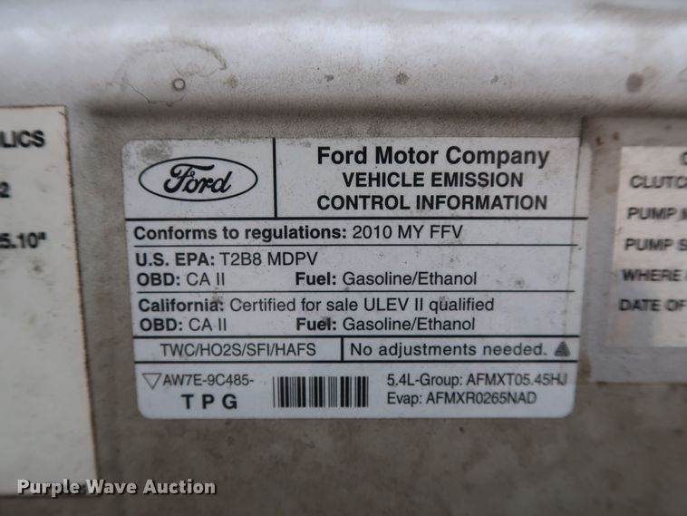 image for item GD9981 2010 Ford E350 Super Duty van with bucket lift