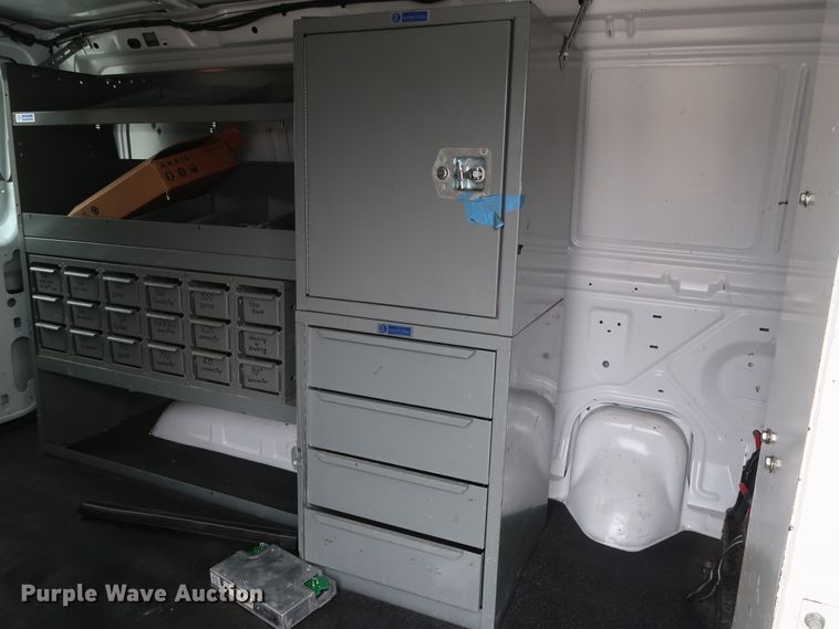 image for item GD9981 2010 Ford E350 Super Duty van with bucket lift