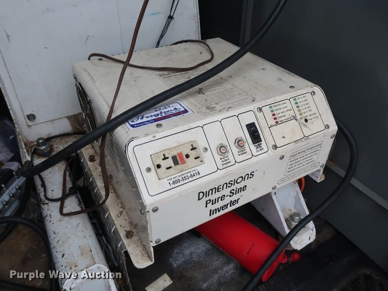 image for item GD9982 2009 Ford E350 Super Duty van with bucket lift