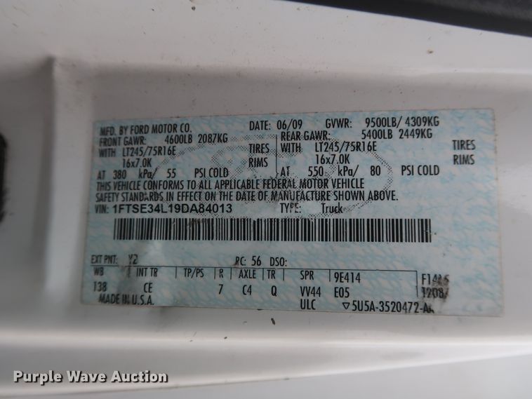 image for item GD9982 2009 Ford E350 Super Duty van with bucket lift