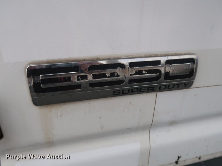 image for item GD9982 2009 Ford E350 Super Duty van with bucket lift
