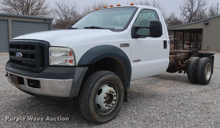 image for item GD9989 2006 Ford F550 Super Duty XL truck cab and chassis