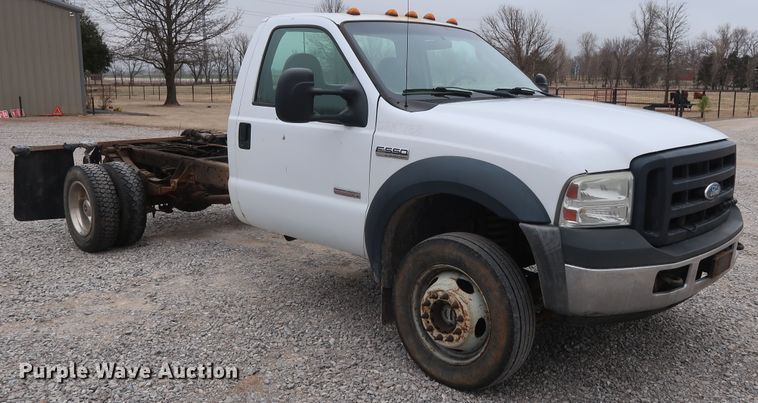 image for item GD9989 2006 Ford F550 Super Duty XL truck cab and chassis