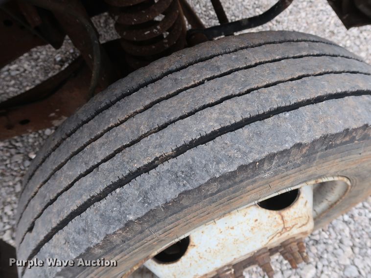 image for item GD9989 2006 Ford F550 Super Duty XL truck cab and chassis