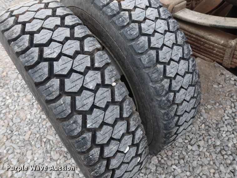 image for item GD9989 2006 Ford F550 Super Duty XL truck cab and chassis