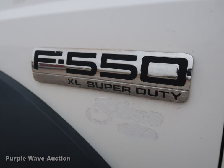 image for item GD9989 2006 Ford F550 Super Duty XL truck cab and chassis