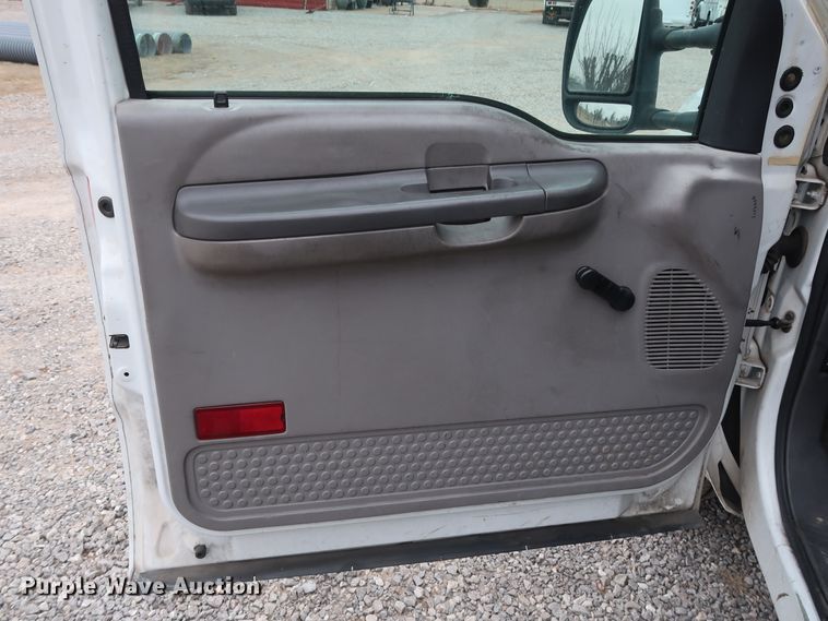 image for item GD9990 1999 Ford F450 Super Duty XL bucket truck