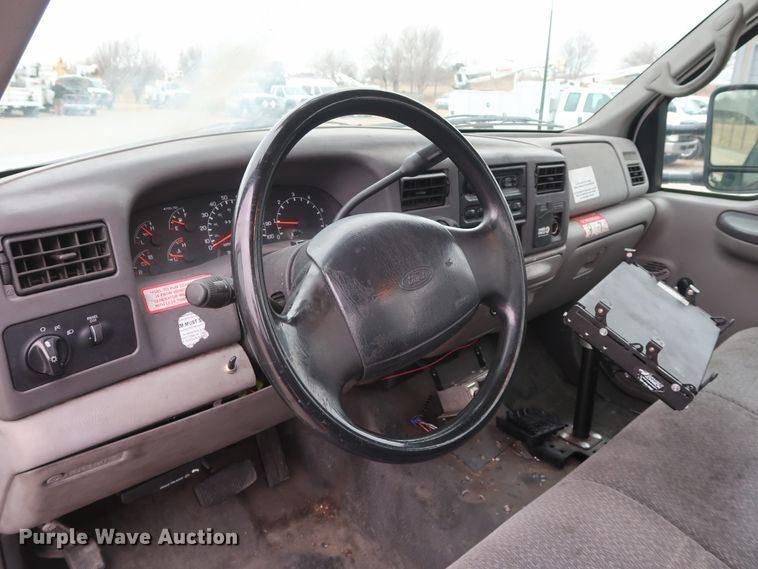 image for item GD9990 1999 Ford F450 Super Duty XL bucket truck