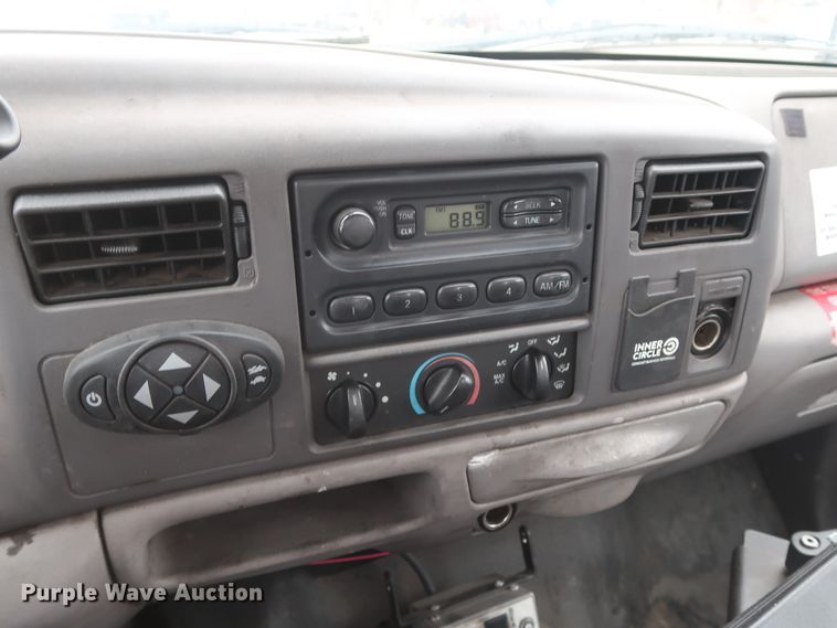 image for item GD9990 1999 Ford F450 Super Duty XL bucket truck