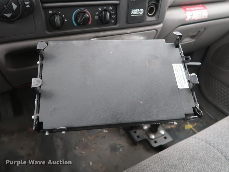 image for item GD9990 1999 Ford F450 Super Duty XL bucket truck