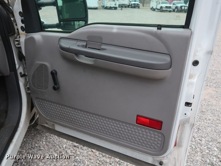 image for item GD9990 1999 Ford F450 Super Duty XL bucket truck