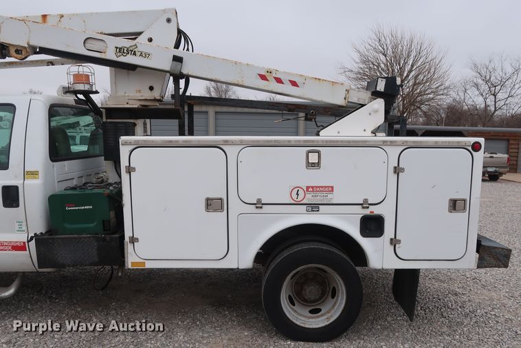 image for item GD9990 1999 Ford F450 Super Duty XL bucket truck