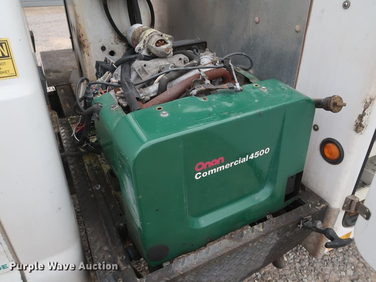 image for item GD9990 1999 Ford F450 Super Duty XL bucket truck