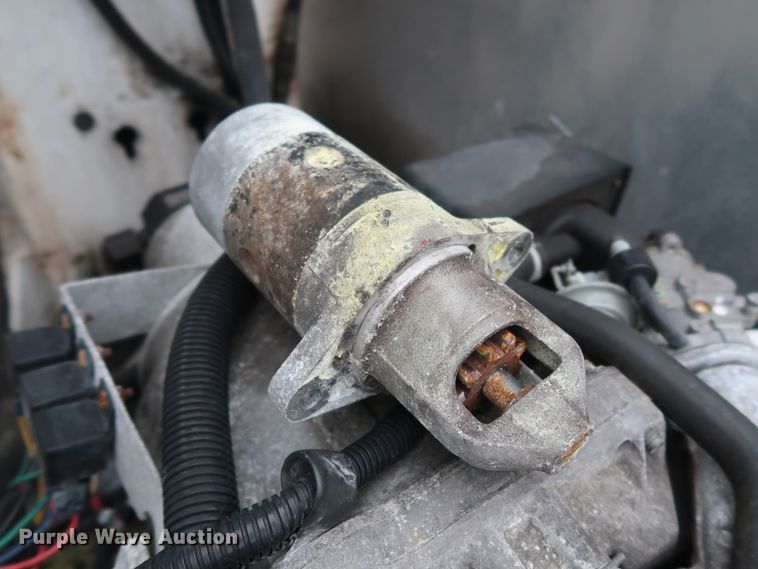 image for item GD9990 1999 Ford F450 Super Duty XL bucket truck