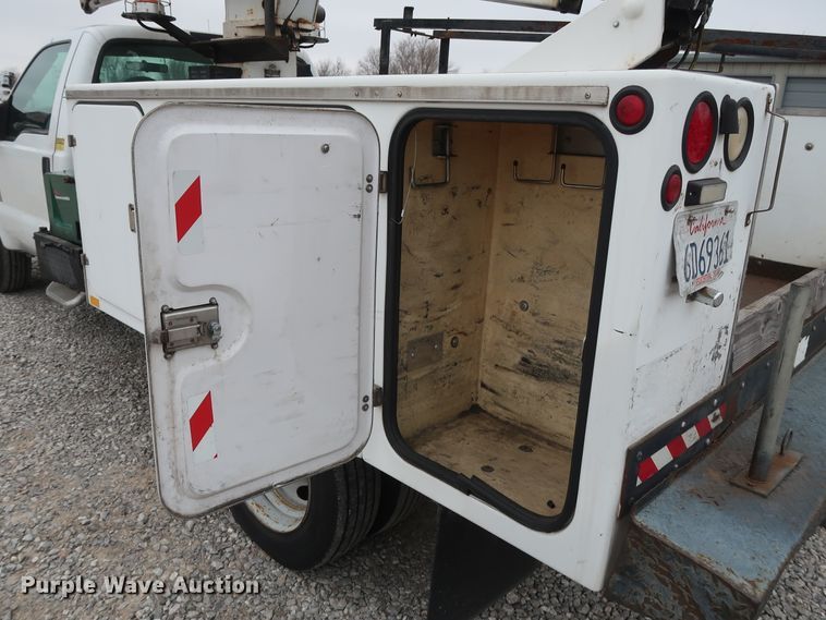 image for item GD9990 1999 Ford F450 Super Duty XL bucket truck