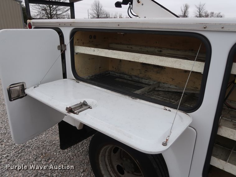 image for item GD9990 1999 Ford F450 Super Duty XL bucket truck