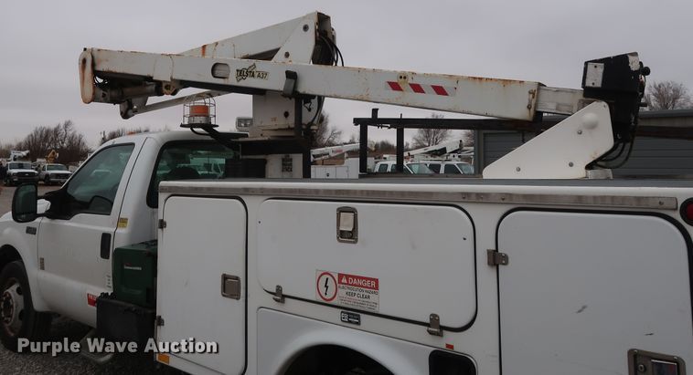 image for item GD9990 1999 Ford F450 Super Duty XL bucket truck