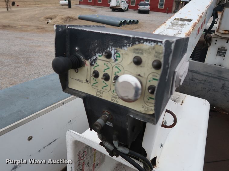 image for item GD9990 1999 Ford F450 Super Duty XL bucket truck