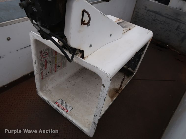 image for item GD9990 1999 Ford F450 Super Duty XL bucket truck