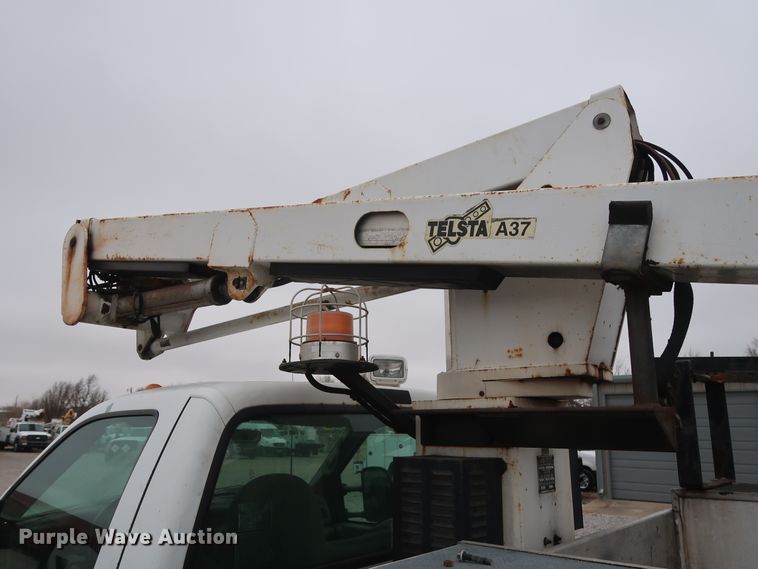 image for item GD9990 1999 Ford F450 Super Duty XL bucket truck