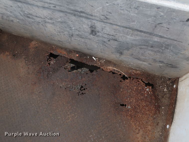 image for item GD9990 1999 Ford F450 Super Duty XL bucket truck