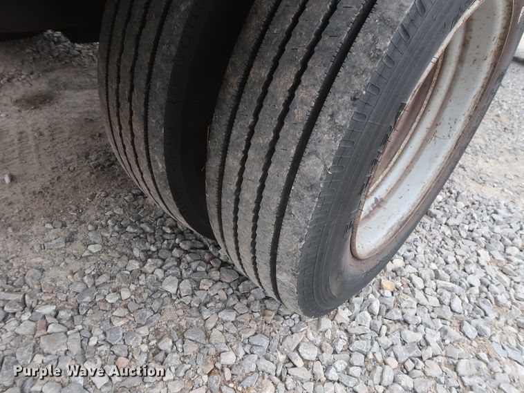 image for item GD9990 1999 Ford F450 Super Duty XL bucket truck