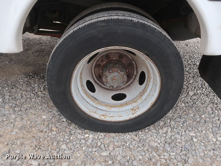 image for item GD9990 1999 Ford F450 Super Duty XL bucket truck