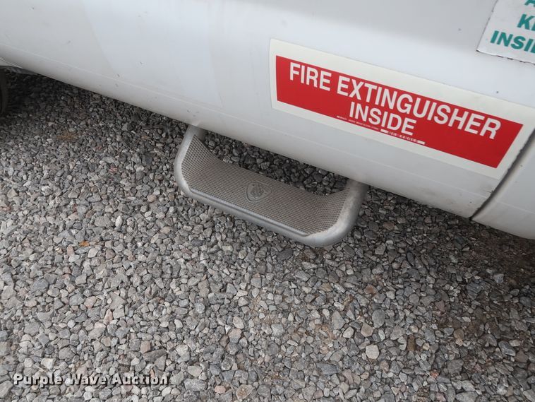 image for item GD9990 1999 Ford F450 Super Duty XL bucket truck