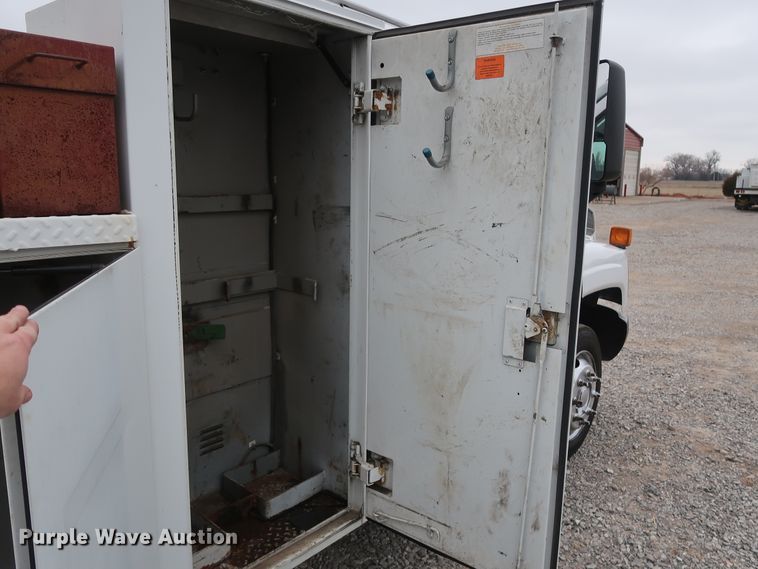 image for item GD9992 2008 Chevrolet C4500 utility truck