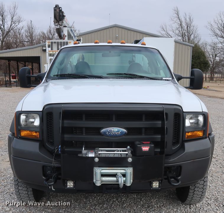 image for item GD9993 2005 Ford F550 Super Duty XL service truck