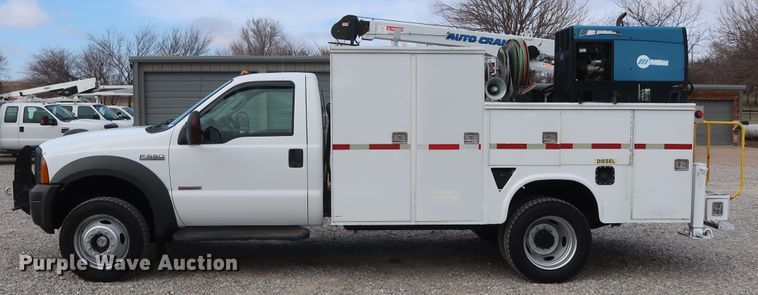 image for item GD9993 2005 Ford F550 Super Duty XL service truck