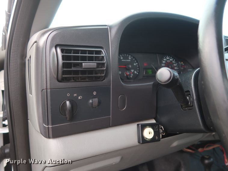 image for item GD9993 2005 Ford F550 Super Duty XL service truck