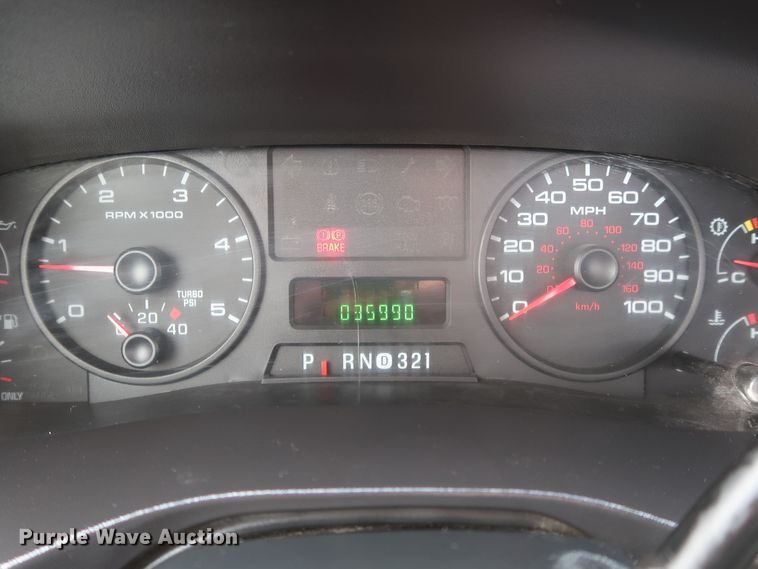 image for item GD9993 2005 Ford F550 Super Duty XL service truck