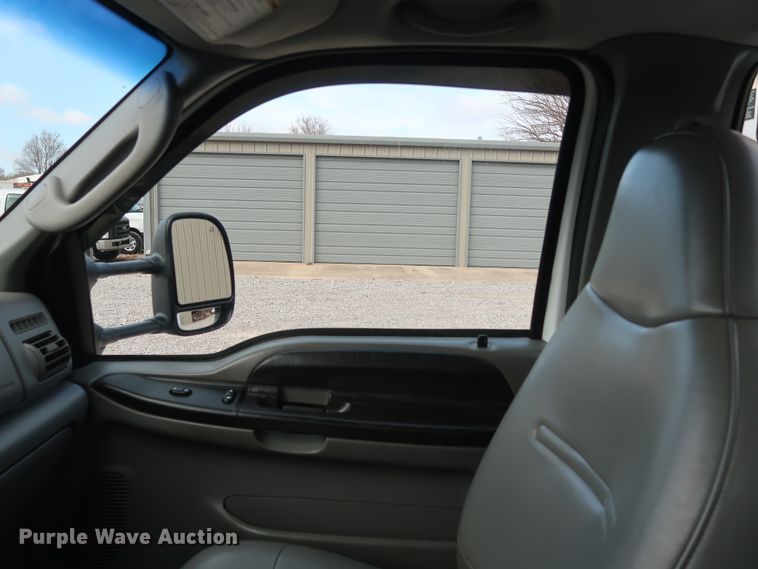 image for item GD9993 2005 Ford F550 Super Duty XL service truck