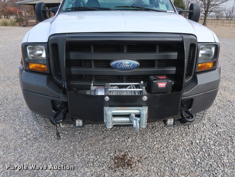 image for item GD9993 2005 Ford F550 Super Duty XL service truck