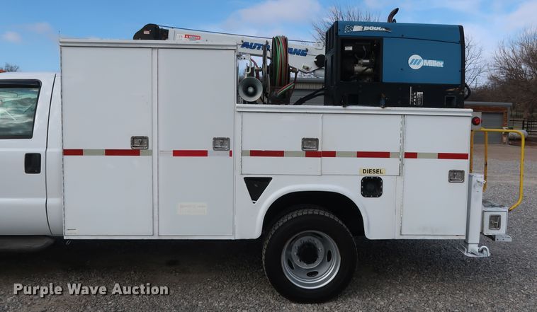 image for item GD9993 2005 Ford F550 Super Duty XL service truck