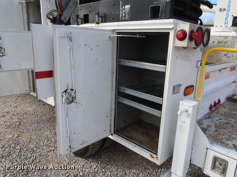 image for item GD9993 2005 Ford F550 Super Duty XL service truck