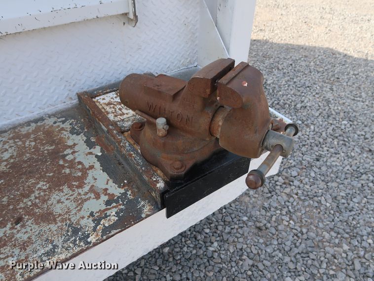 image for item GD9993 2005 Ford F550 Super Duty XL service truck