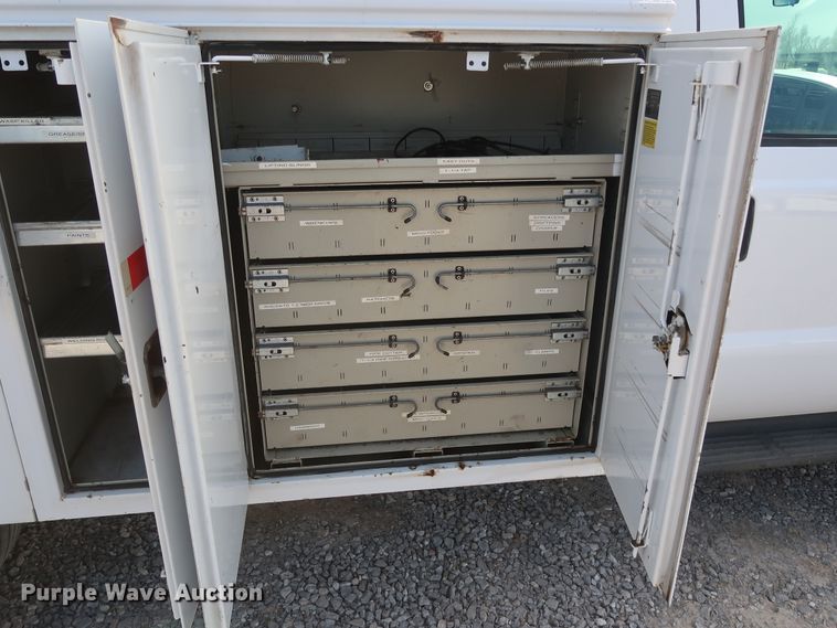 image for item GD9993 2005 Ford F550 Super Duty XL service truck