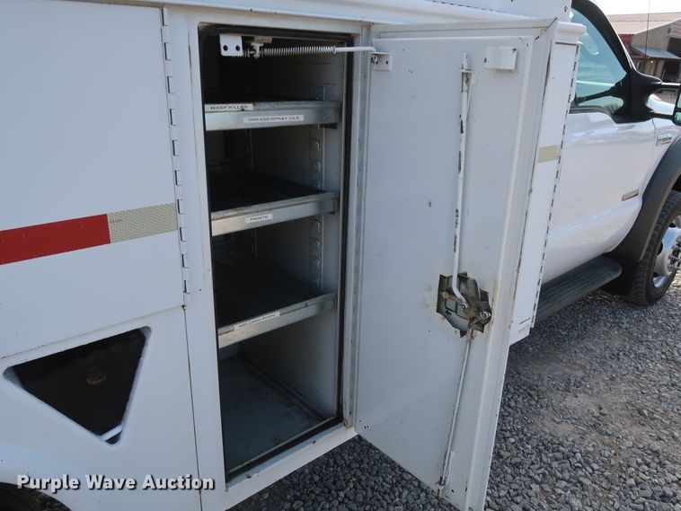 image for item GD9993 2005 Ford F550 Super Duty XL service truck