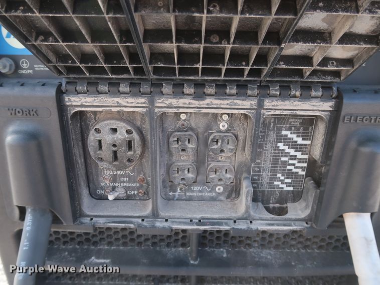 image for item GD9993 2005 Ford F550 Super Duty XL service truck