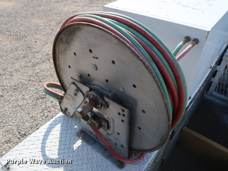 image for item GD9993 2005 Ford F550 Super Duty XL service truck